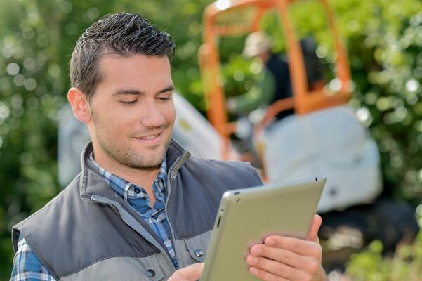 Top 5 Best CRM Software Platforms for Landscape Businesses In 2024