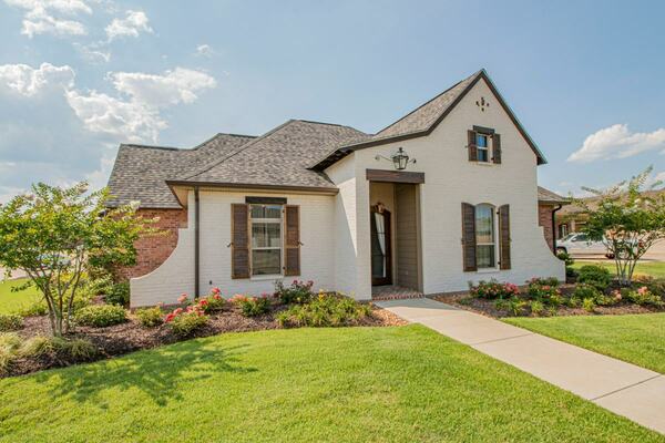 How to Landscape When Selling Your Home